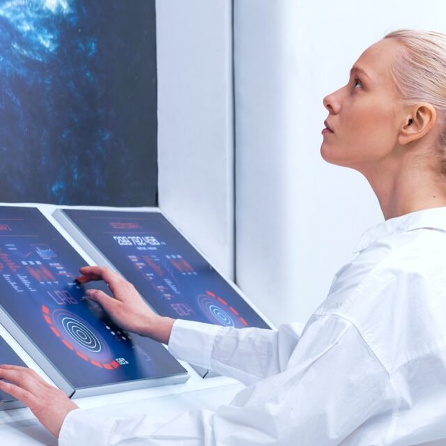 side-view-woman-working side-view-woman-working